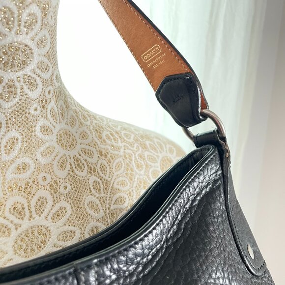 Authentic COACH Black Leather Shoulder Bag - Picture 2 of 6